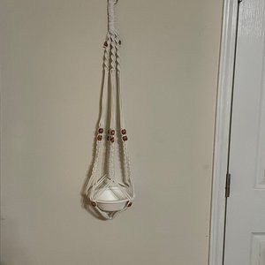 Macramé plant hanger with wooden beads